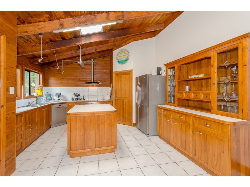 13 FAIRWAY AVENUE, Clinton QLD 4680