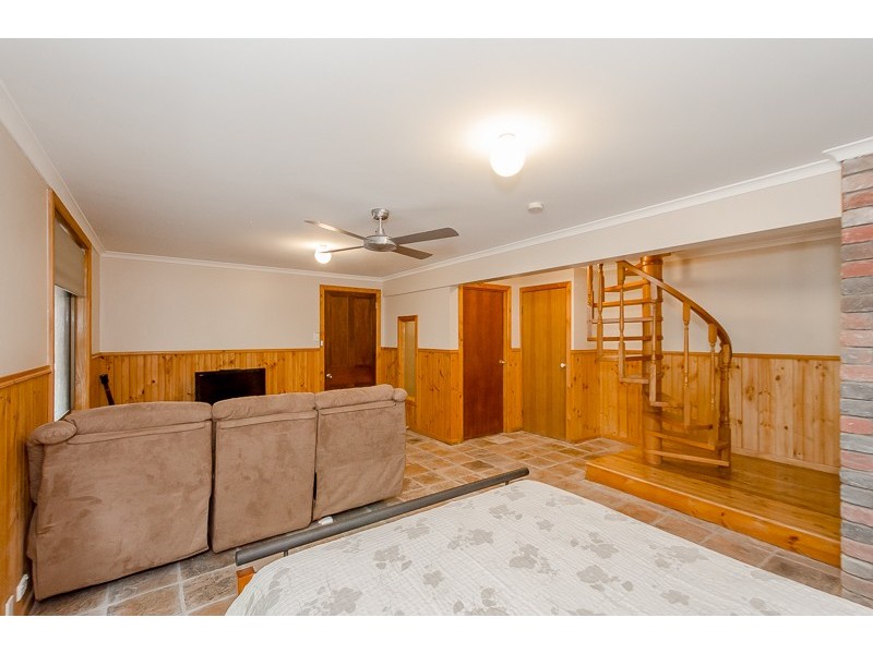 13 FAIRWAY AVENUE, Clinton QLD 4680