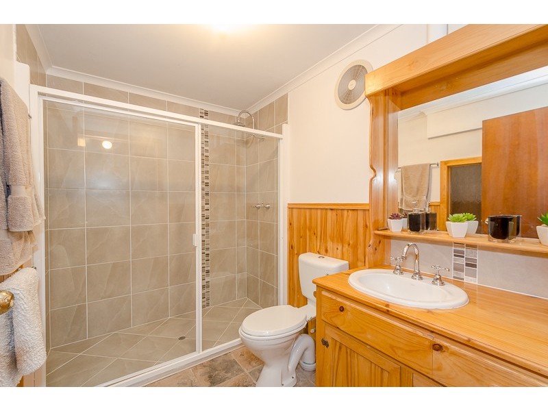 13 FAIRWAY AVENUE, Clinton QLD 4680