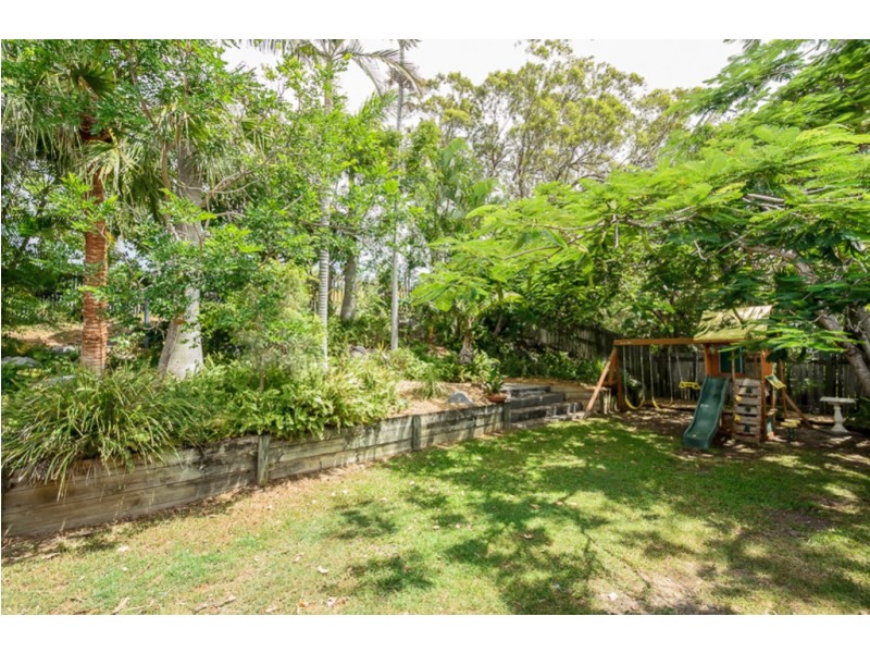 13 FAIRWAY AVENUE, Clinton QLD 4680
