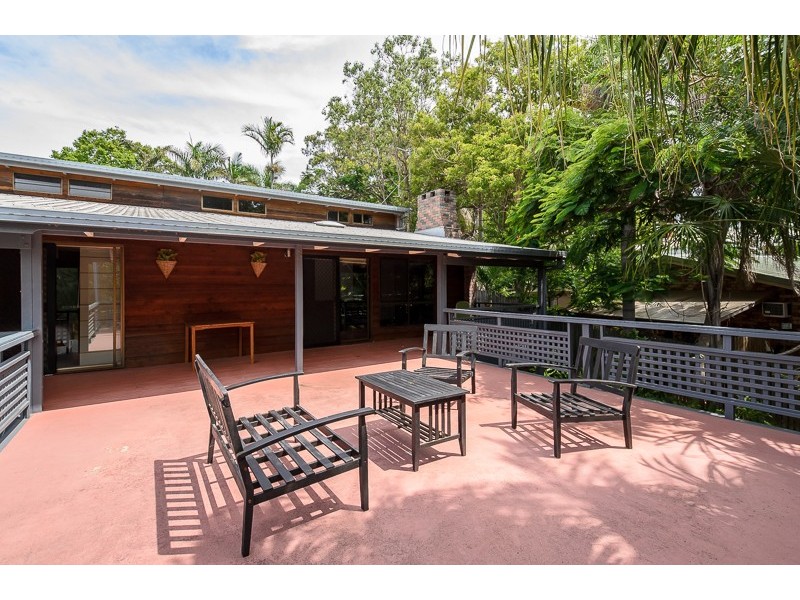 13 FAIRWAY AVENUE, Clinton QLD 4680