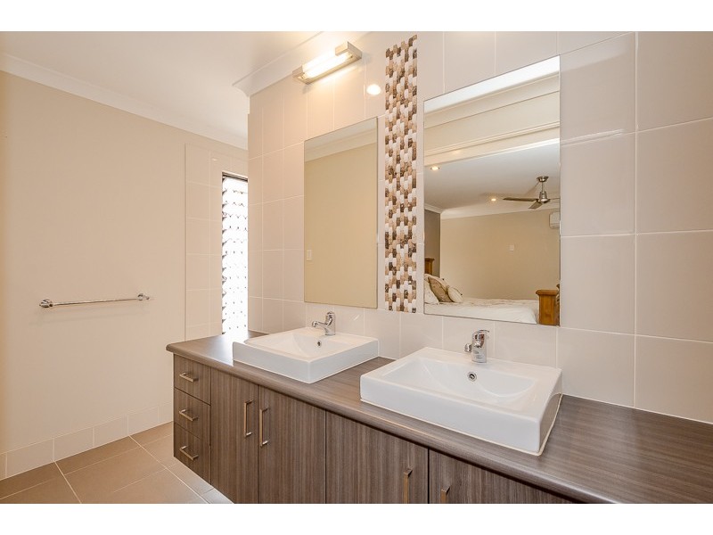 27 Parsloe Street, Telina QLD 4680