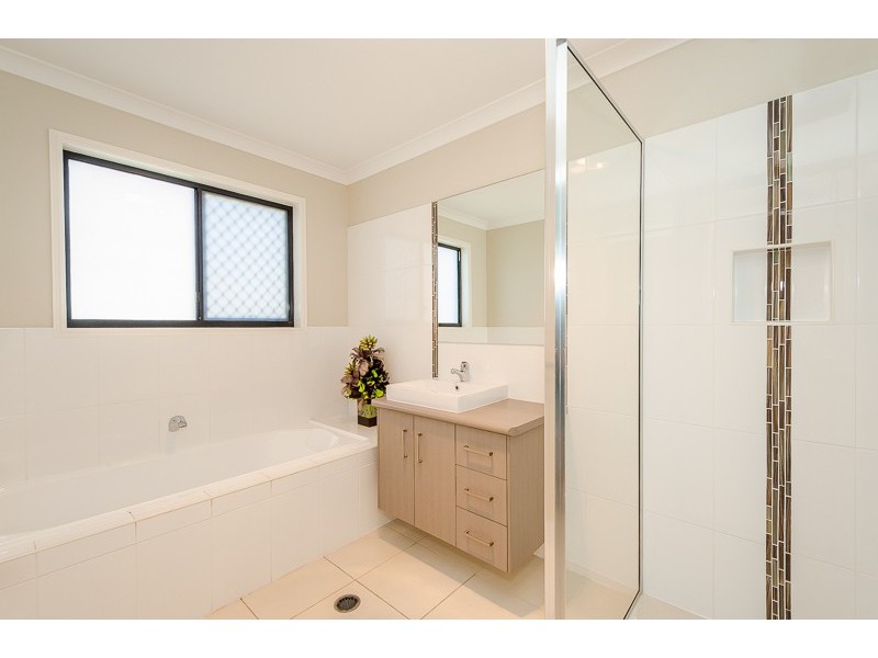 27 Parsloe Street, Telina QLD 4680