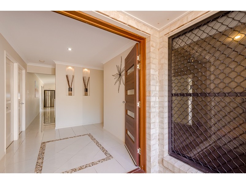 27 Parsloe Street, Telina QLD 4680