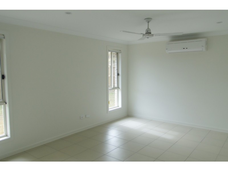 17 AVOCET ROAD, Kirkwood QLD 4680