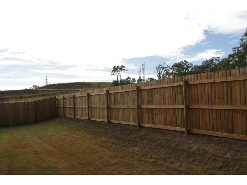 17 AVOCET ROAD, Kirkwood QLD 4680