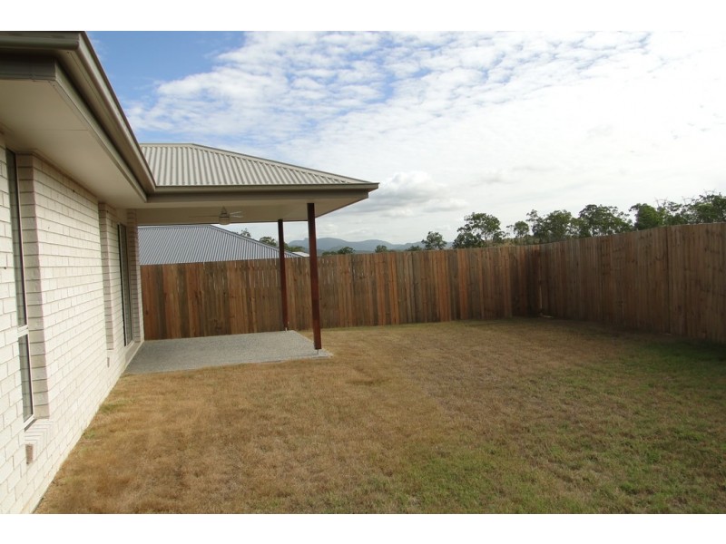 17 AVOCET ROAD, Kirkwood QLD 4680