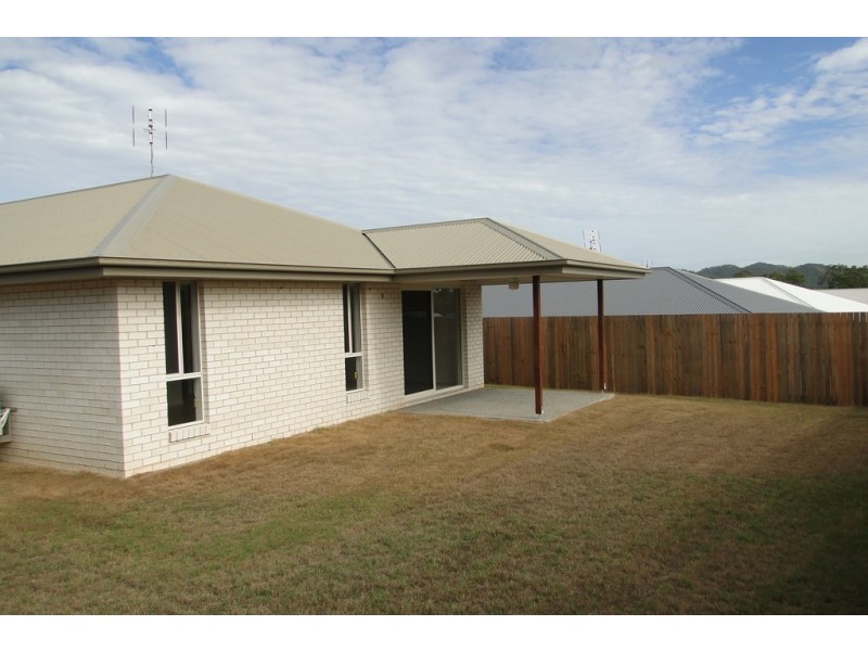 17 AVOCET ROAD, Kirkwood QLD 4680