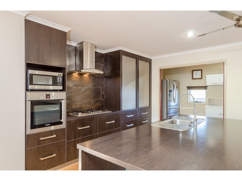 11 Christian Court, Glen Eden QLD 4680