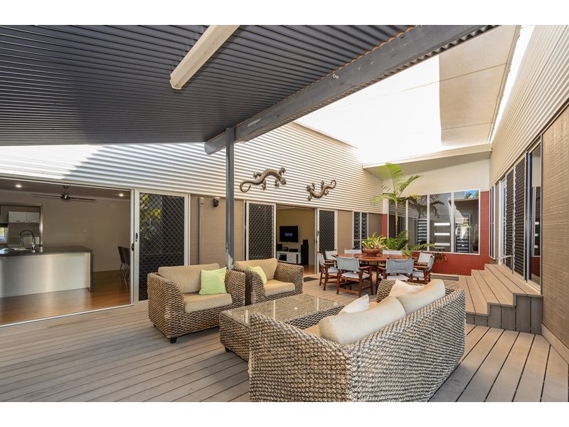 11 Christian Court, Glen Eden QLD 4680