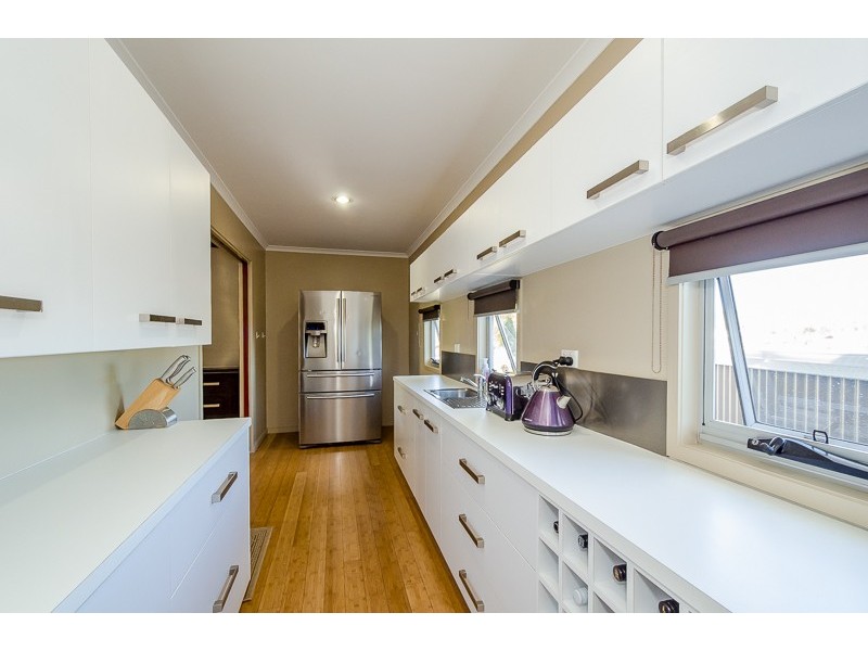 11 Christian Court, Glen Eden QLD 4680