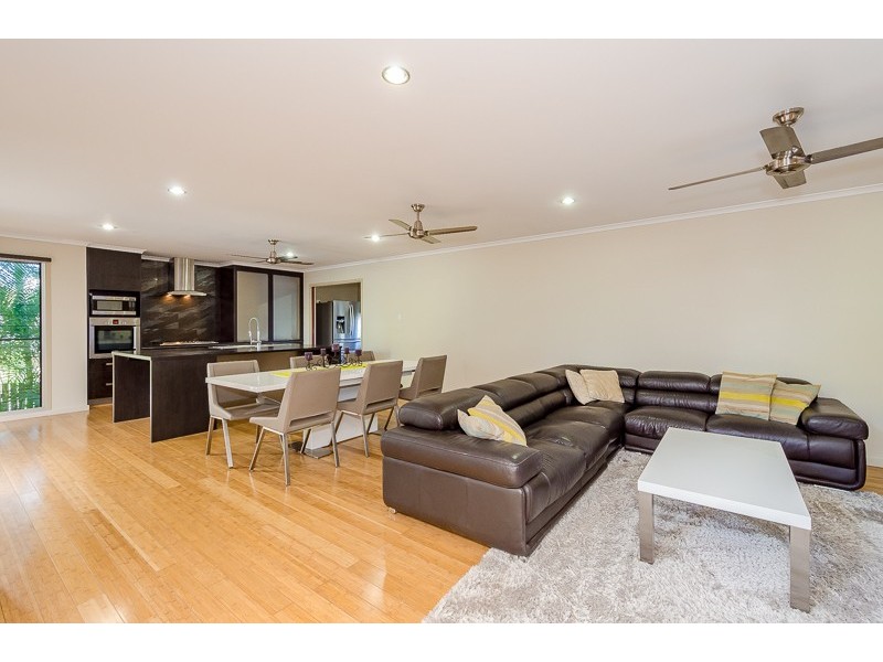 11 Christian Court, Glen Eden QLD 4680