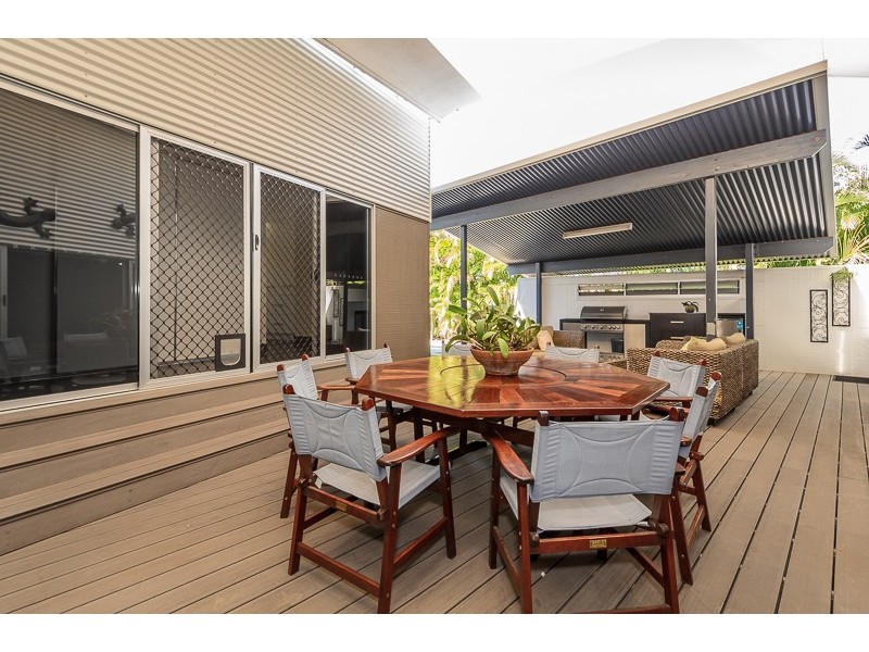 11 Christian Court, Glen Eden QLD 4680