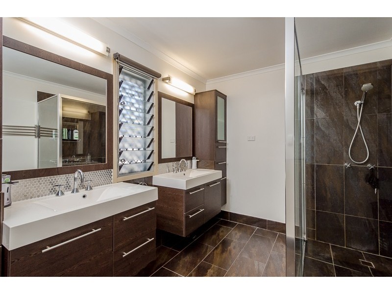 11 Christian Court, Glen Eden QLD 4680