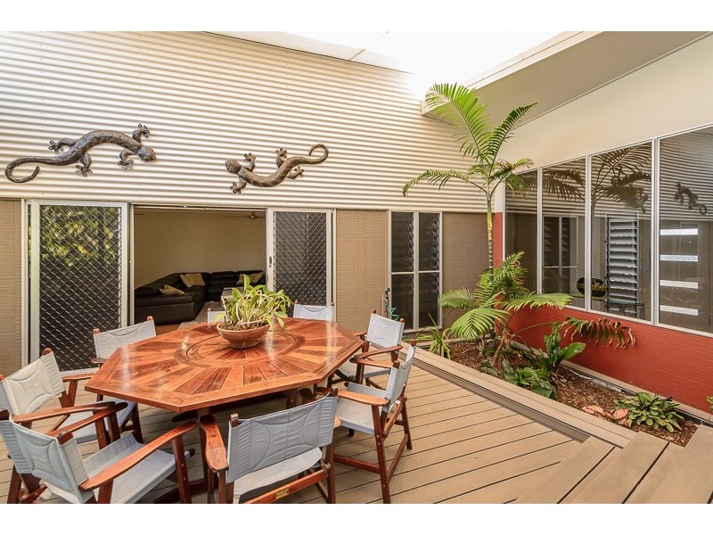 11 Christian Court, Glen Eden QLD 4680