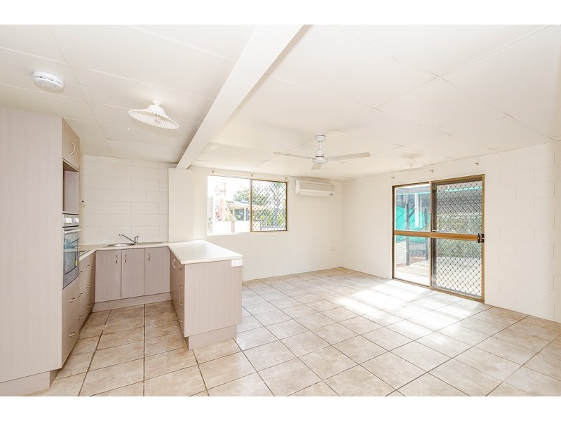 38 Cockatoo Drive, New Auckland QLD 4680