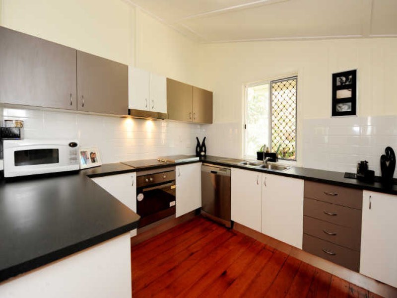 17 Fowler Street, West Gladstone QLD 4680