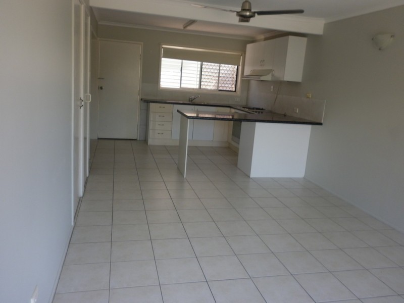 4/4 WILMOTT STREET, West Gladstone QLD 4680