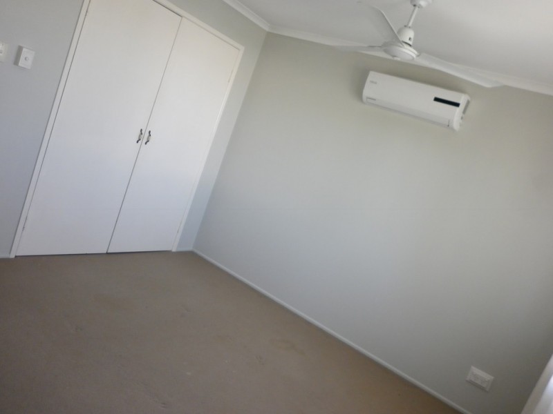 4/4 WILMOTT STREET, West Gladstone QLD 4680