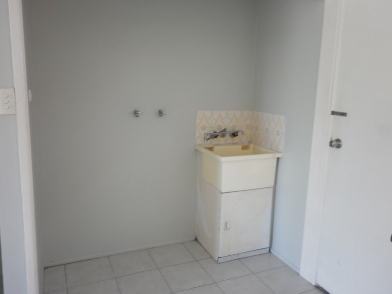 4/4 WILMOTT STREET, West Gladstone QLD 4680