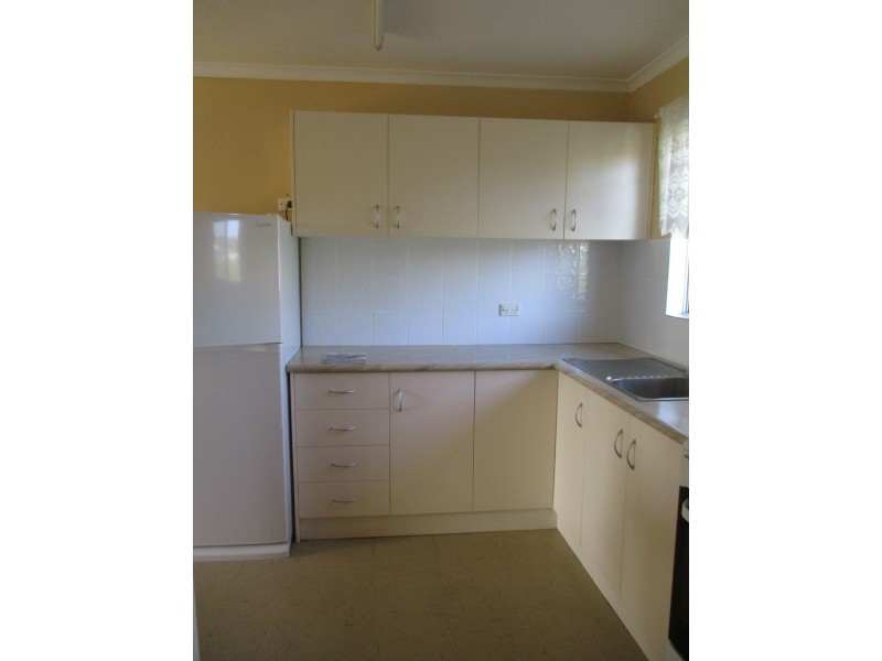 1/12 MURRAY STREET, West Gladstone QLD 4680