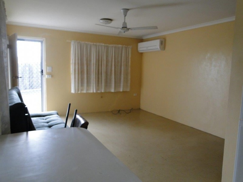 1/12 MURRAY STREET, West Gladstone QLD 4680