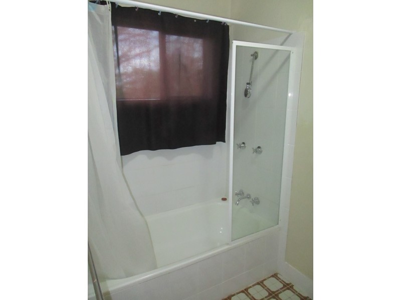 1/12 MURRAY STREET, West Gladstone QLD 4680