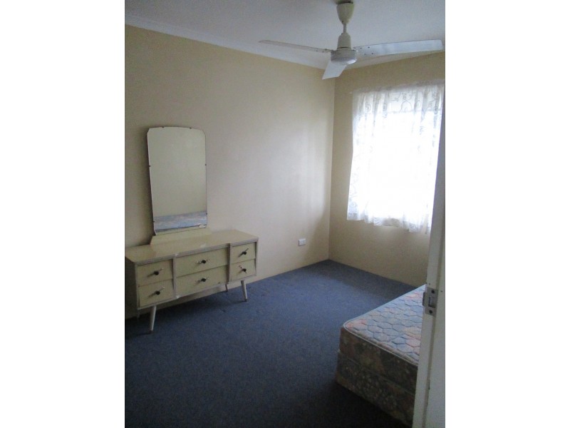 1/12 MURRAY STREET, West Gladstone QLD 4680