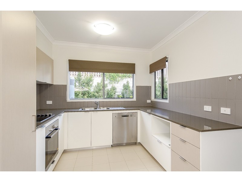 2/2 Ringuet Close, Glen Eden QLD 4680