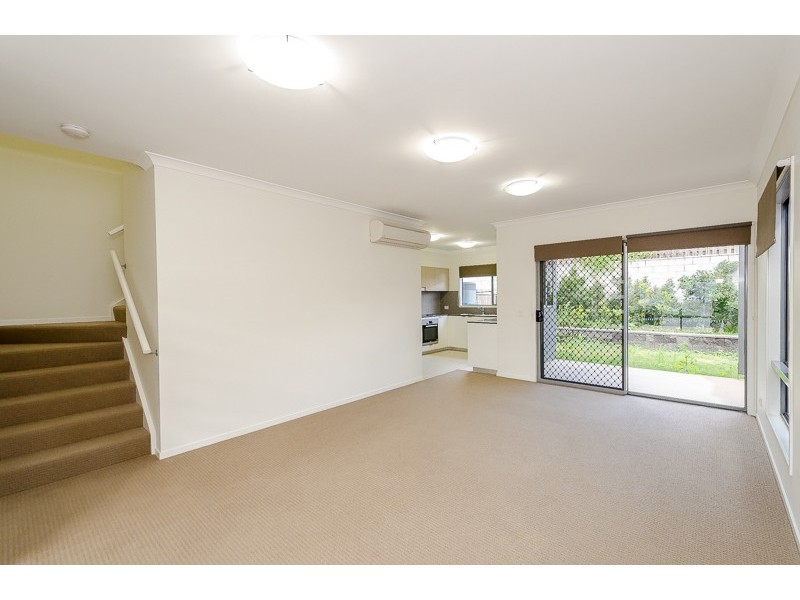 2/2 Ringuet Close, Glen Eden QLD 4680