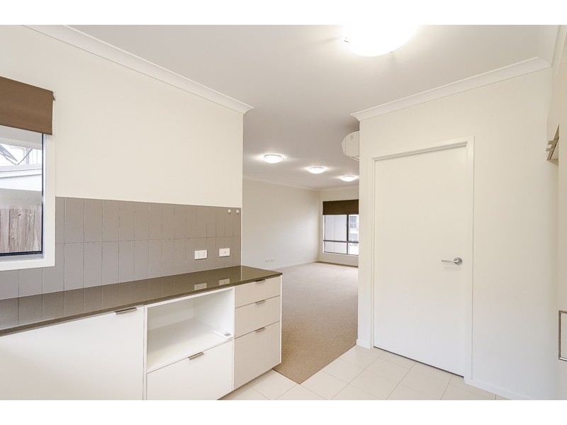 2/2 Ringuet Close, Glen Eden QLD 4680