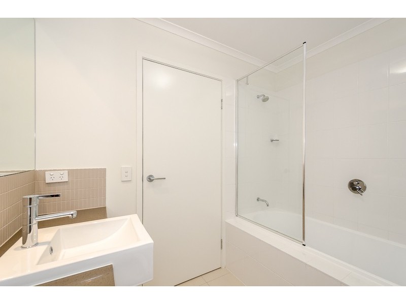 2/2 Ringuet Close, Glen Eden QLD 4680