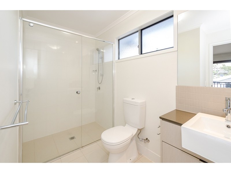 2/2 Ringuet Close, Glen Eden QLD 4680