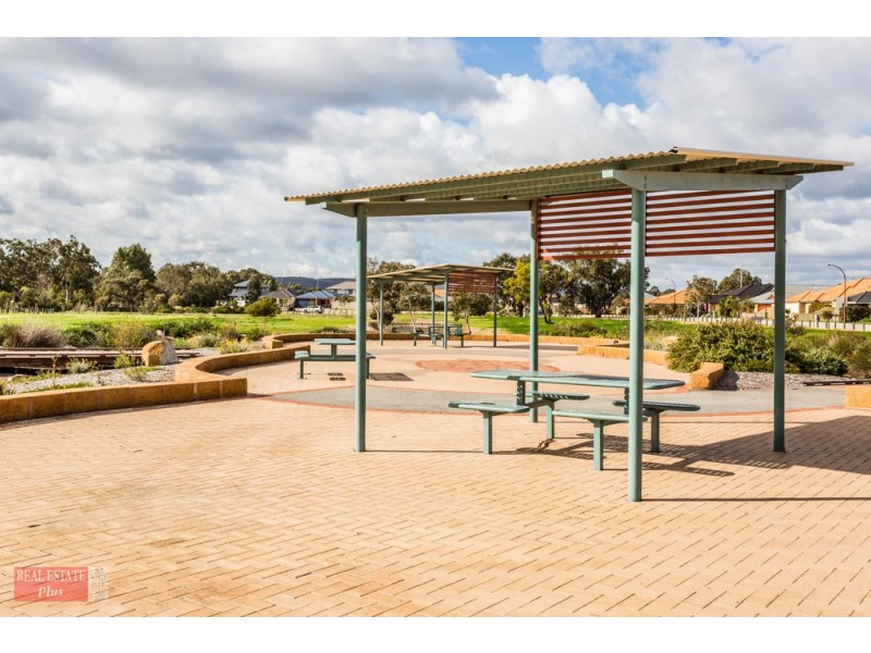 6 Sessilis Crescent, Wattle Grove WA 6107