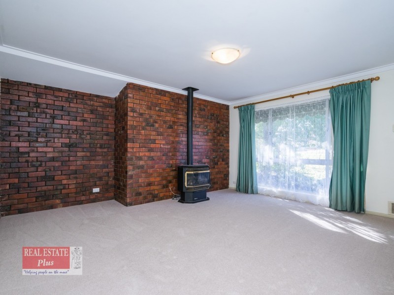 10 Tamarine Way, Swan View WA 6056