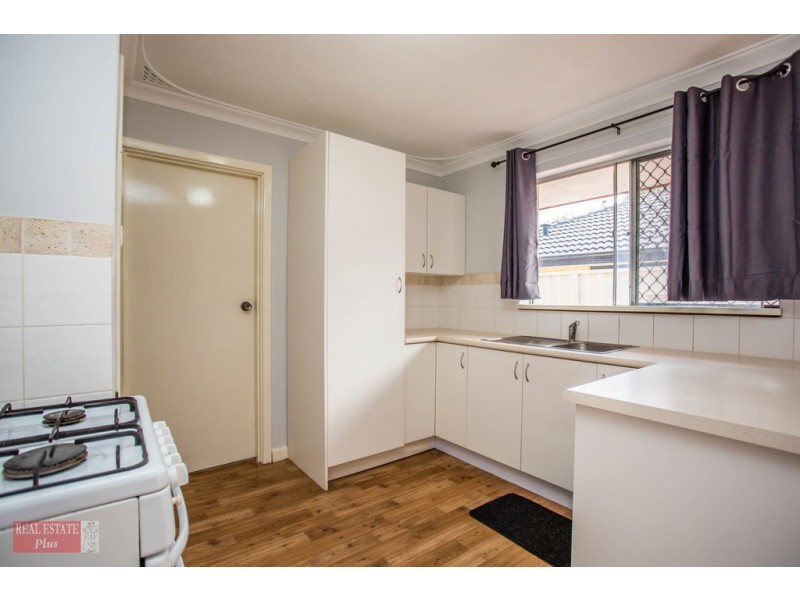11 Lincoln Road, Forrestfield WA 6058