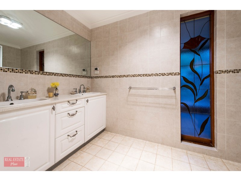 86 Swan View Road, Swan View WA 6056