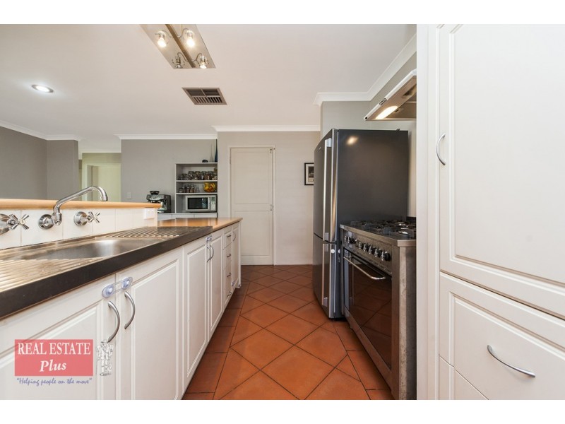 16 Birt Court, High Wycombe WA 6057