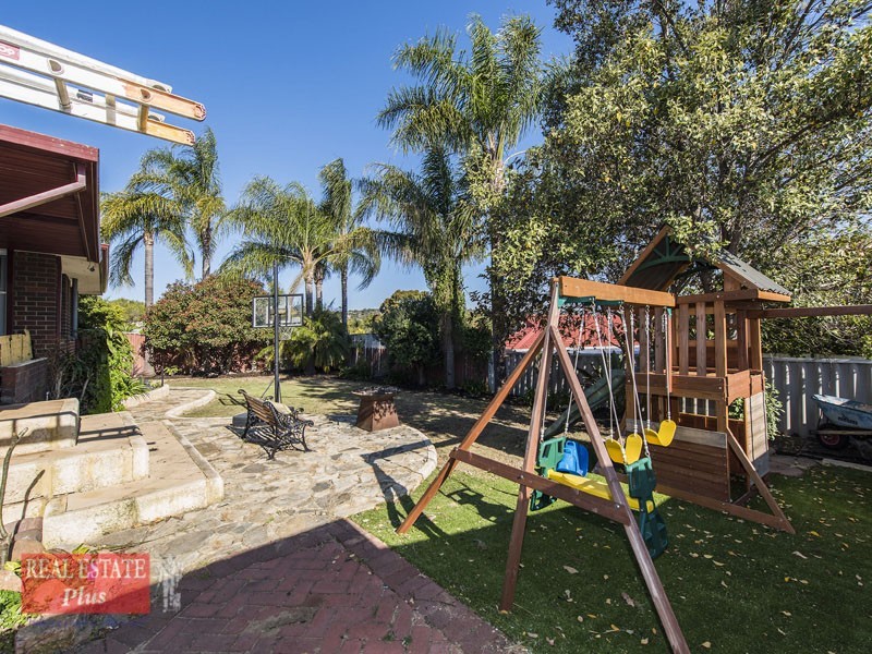 76 Blanchard Road, Swan View WA 6056