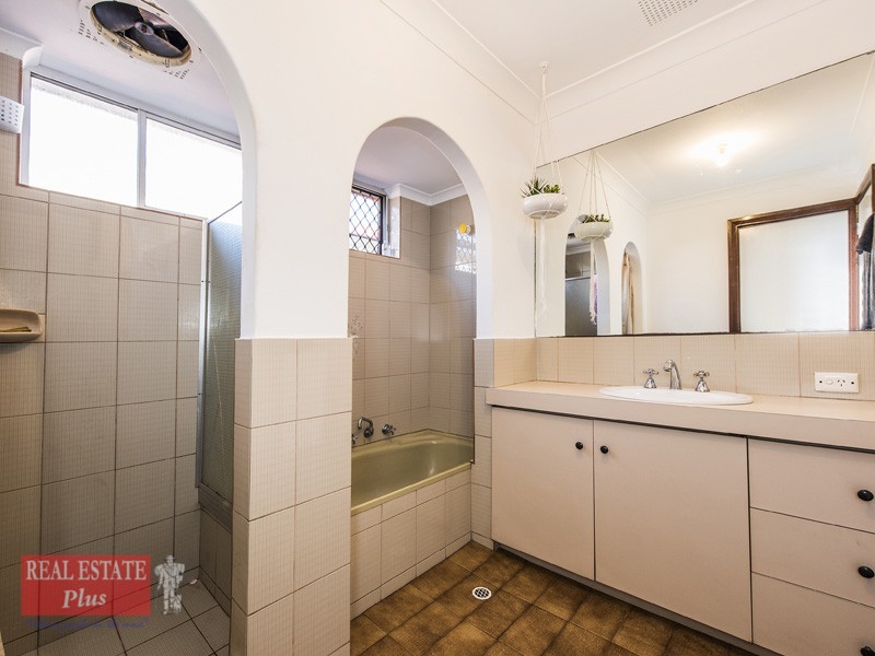 76 Blanchard Road, Swan View WA 6056