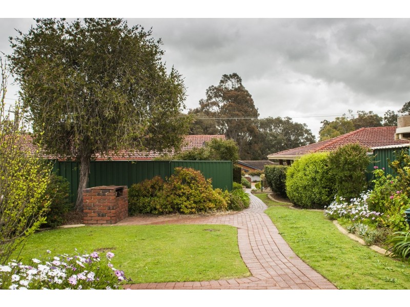 7/24 Stringybark Drive, Forrestfield WA 6058