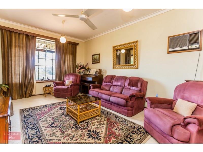 9 Bladon Way, Swan View WA 6056