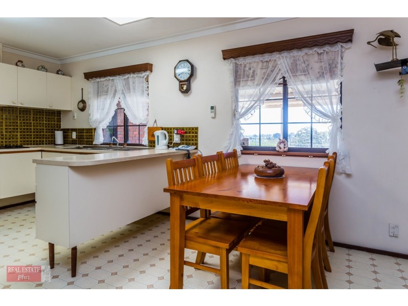 9 Bladon Way, Swan View WA 6056