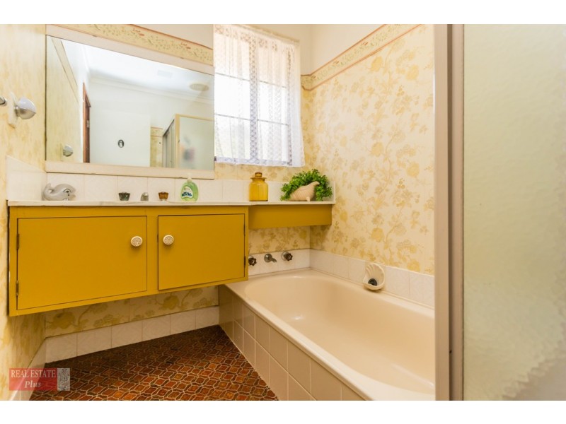 9 Bladon Way, Swan View WA 6056