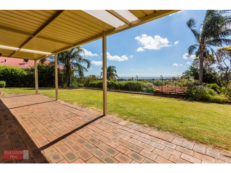 9 Bladon Way, Swan View WA 6056