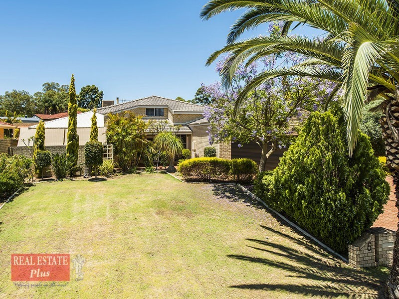 5 Lone Pine Way, Greenmount WA 6056