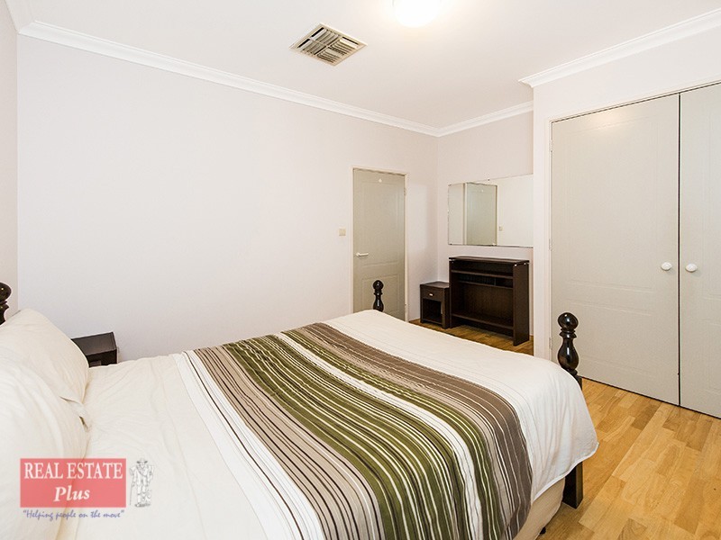 5 Lone Pine Way, Greenmount WA 6056