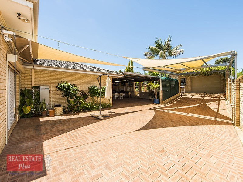 5 Lone Pine Way, Greenmount WA 6056