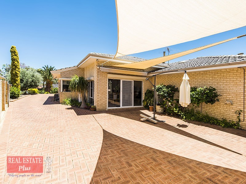 5 Lone Pine Way, Greenmount WA 6056