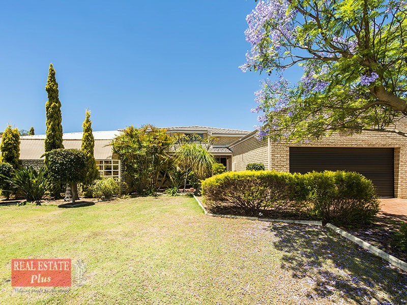 5 Lone Pine Way, Greenmount WA 6056